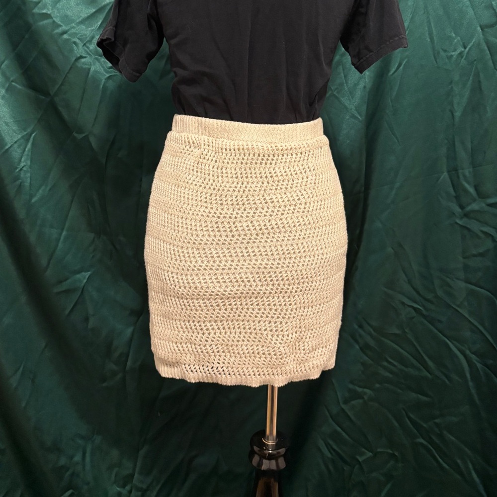 Crochet Miniskirt - Picture 2 of 4